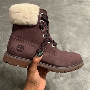 Timberland Women's Dark Brown Winter Boots with Cream Collar